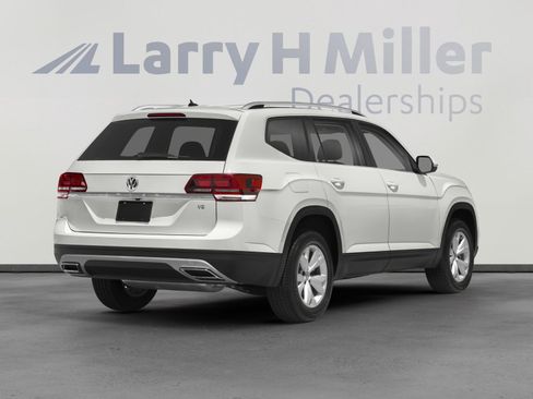 Used 2018 Volkswagen Atlas SEL Premium image 2