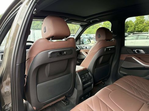 Certified 2024 BMW X5 xDrive40i w/ Premium Package AWD/4WD image 12
