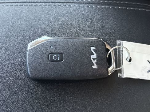 Used 2023 Kia Seltos EX image 34