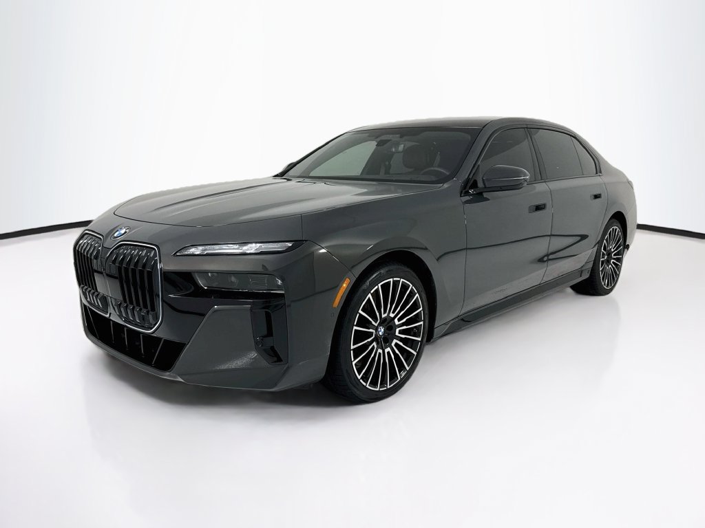 Used 2026 BMW 760i xDrive AWD/4WD image 1