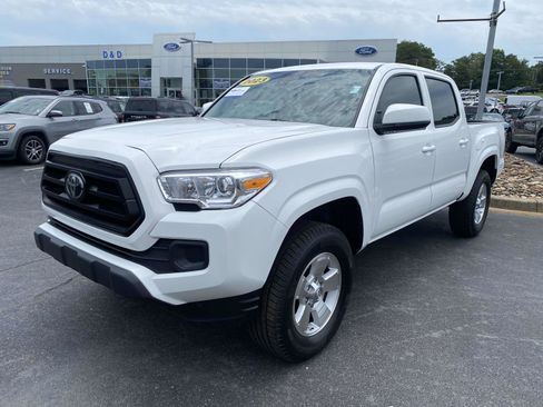Used 2023 Toyota Tacoma SR AWD/4WD image 3