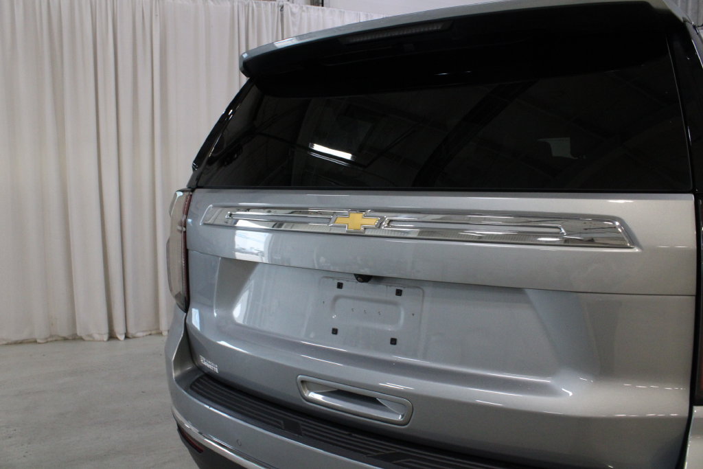 Used 2023 Chevrolet Suburban LT w/ LT Signature Package AWD/4WD image 31