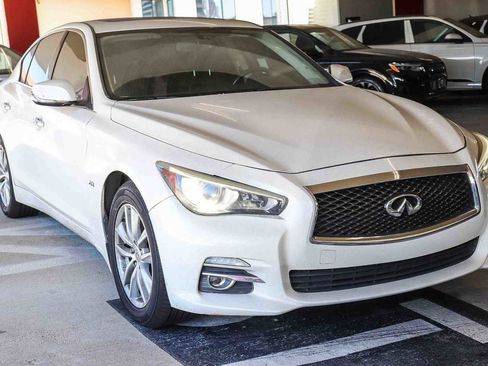 Used 2016 INFINITI Q50 Premium w/ 2.0T Premium Plus Package RWD image 5