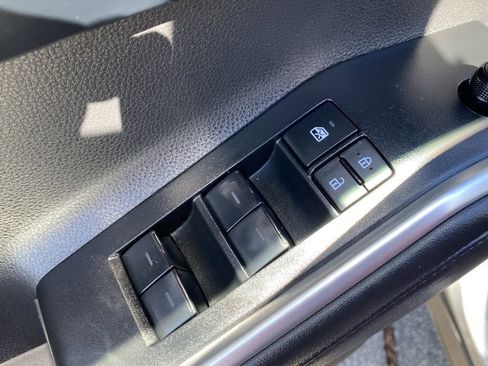 Certified 2025 Toyota Highlander XLE image 22