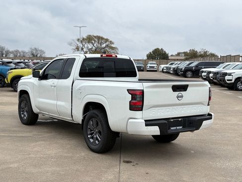 New 2026 Nissan Frontier SV image 7