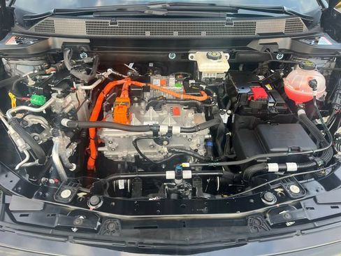 Used 2025 Chevrolet Equinox EV LT FWD image 11