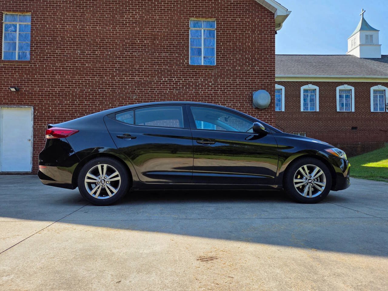 Used 2017 Hyundai Elantra SE FWD image 4