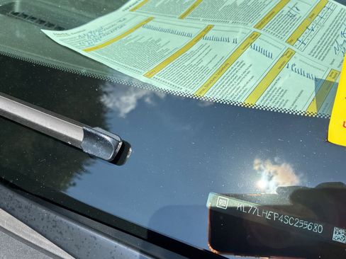 Used 2025 Chevrolet Trax LT image 9