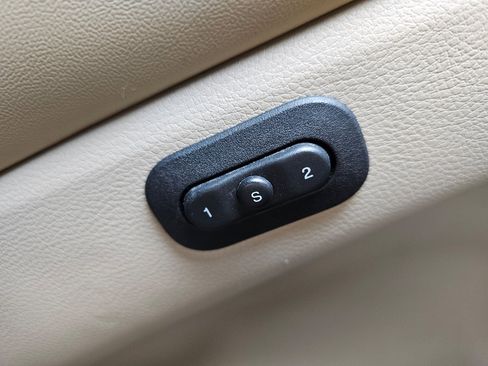 Used 2016 Jeep Grand Cherokee Limited w/ Luxury Group II image 42