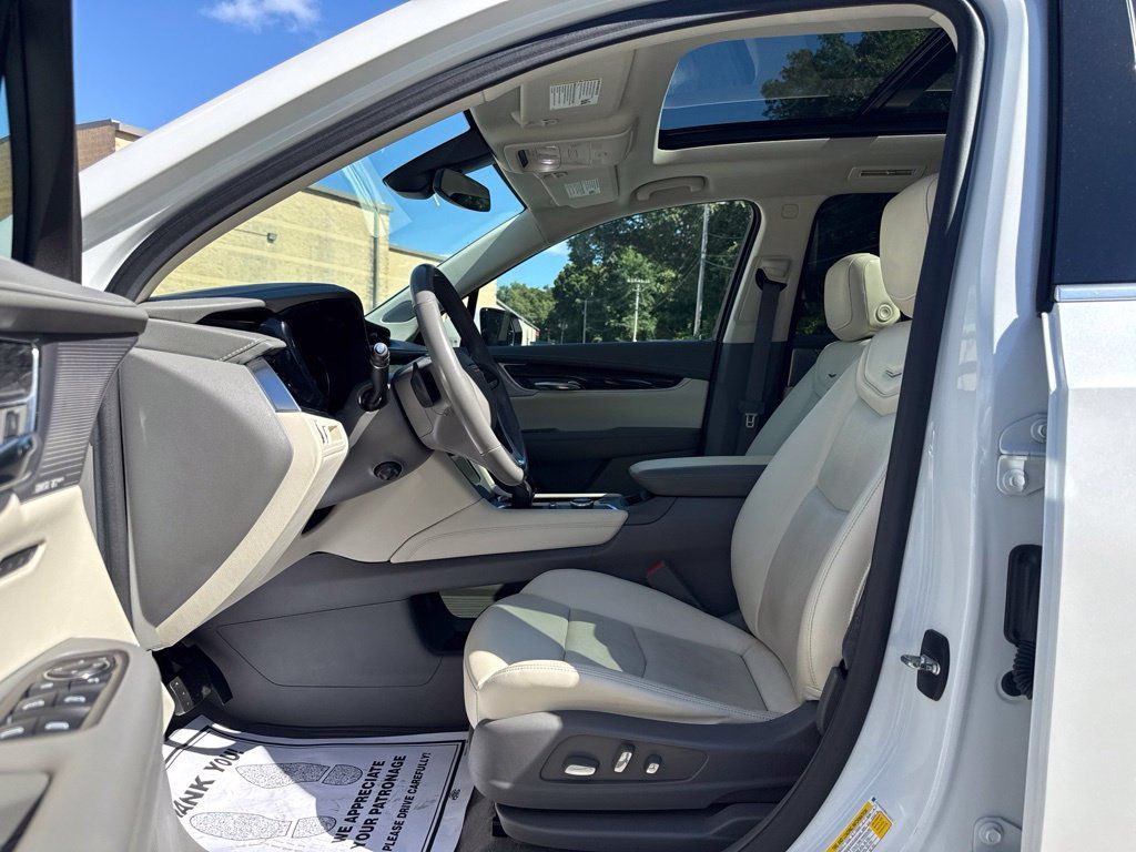Used 2021 Cadillac XT6 Premium Luxury AWD/4WD image 14