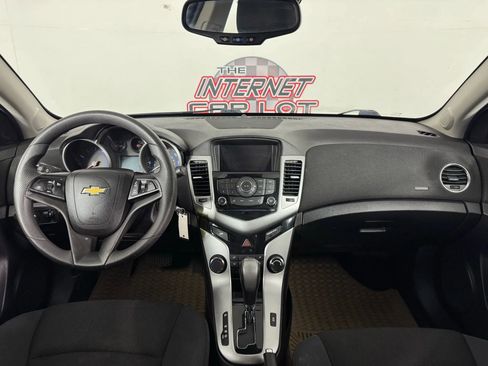 Used 2016 Chevrolet Cruze LT image 11