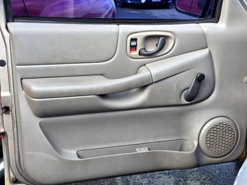 Used 2003 GMC Sonoma SL image 18