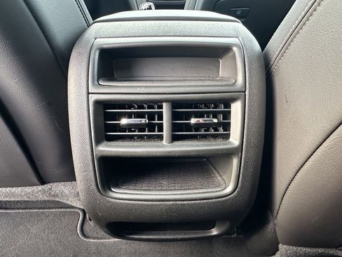 Certified 2025 Cadillac XT5 Premium Luxury image 11