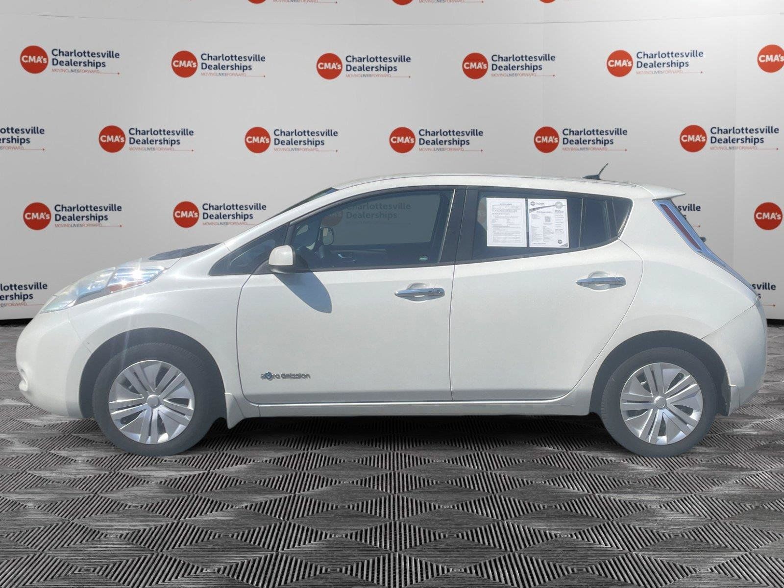 Used 2016 Nissan Leaf S w/ Charger Package FWD image 2