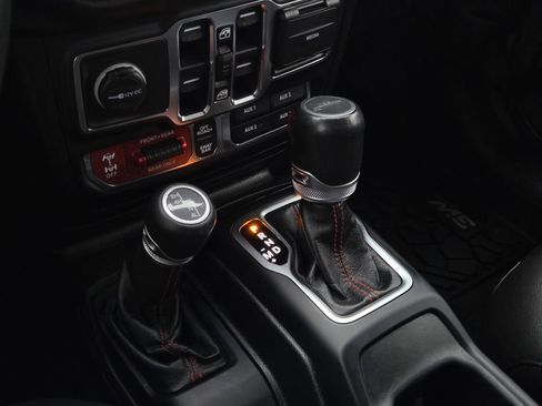 Used 2021 Jeep Gladiator Rubicon AWD/4WD image 23