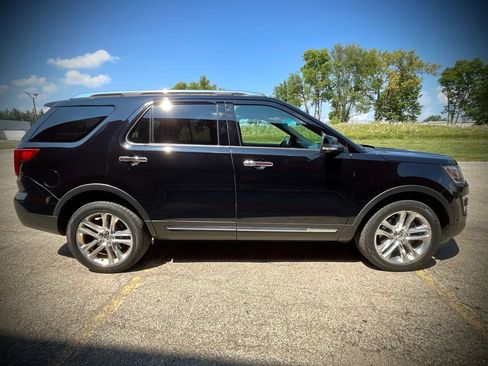 Used 2016 Ford Explorer Limited w/ Equipment Group 301A AWD/4WD image 6