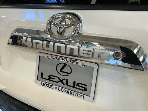 Used 2012 Toyota 4Runner SR5 w/ Premium Pkg AWD/4WD image 45