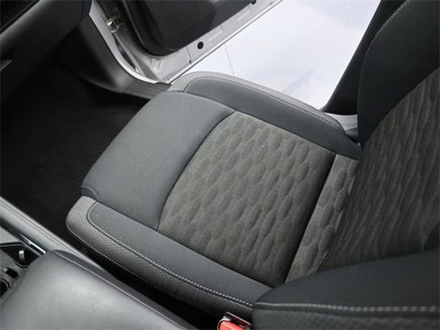 Used 2025 Nissan Pathfinder SV image 11