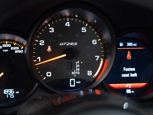 Certified 2019 Porsche 911 GT2 RS RWD image 17