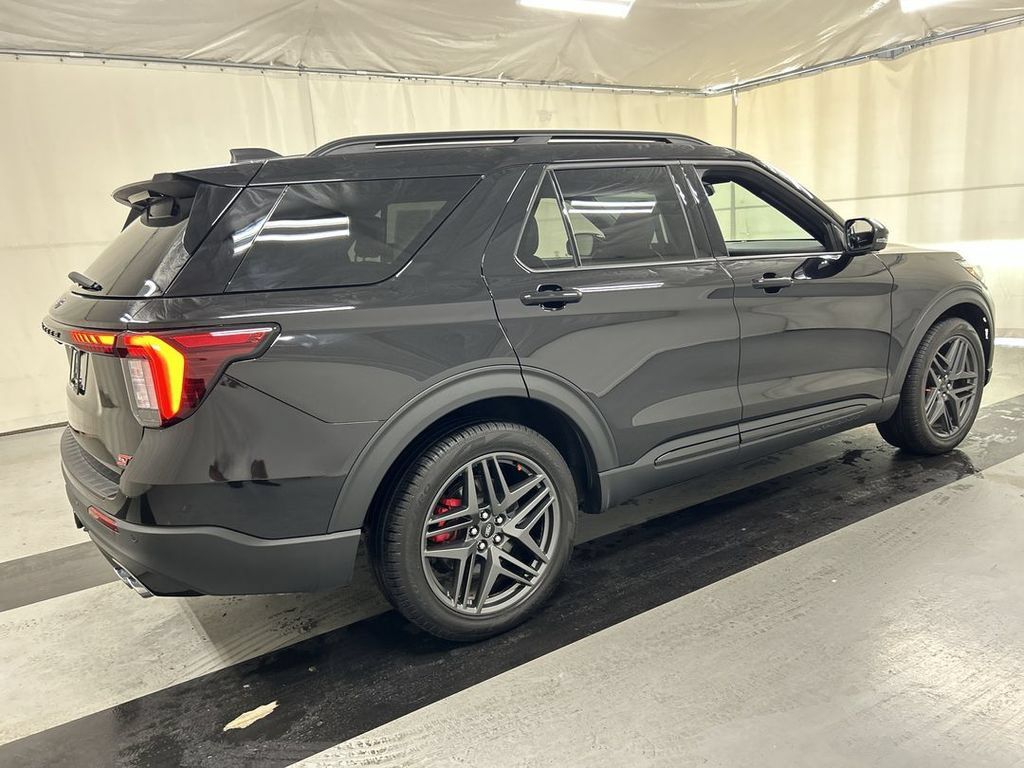 Used 2025 Ford Explorer ST w/ Sun And Sound Package AWD/4WD image 2