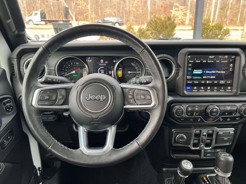 Used 2021 Jeep Wrangler Unlimited Sahara w/ Cold Weather Group image 26