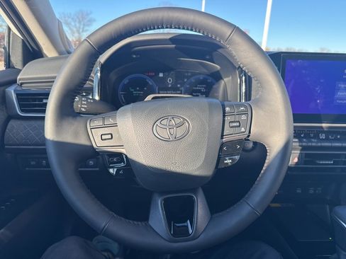 Used 2026 Toyota Camry XLE w/ Premium Plus Package image 11