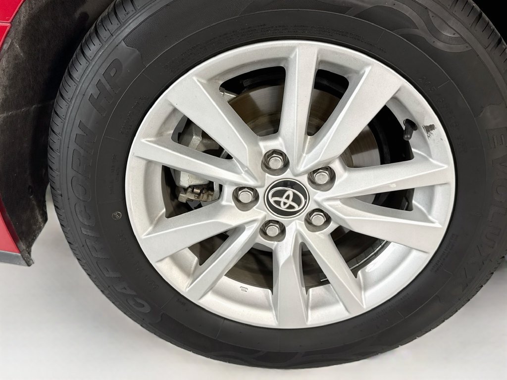 Used 2025 Toyota Camry LE FWD image 33