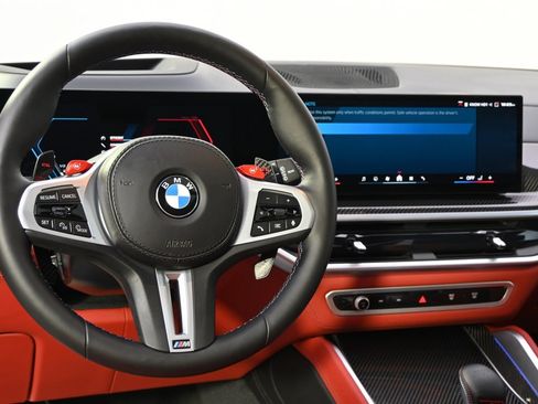 Used 2025 BMW X5 M Competition w/ Executive Package image 12