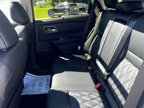 New 2026 Nissan Rogue Platinum w/ Platinum Premium Package AWD/4WD image 13