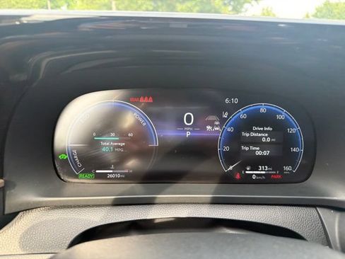 Used 2025 Toyota Crown Signia AWD/4WD image 22