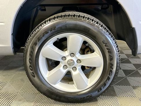 Used 2024 RAM 1500 Classic SLT image 27