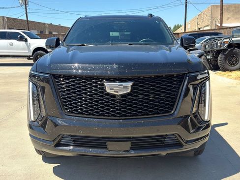 Used 2025 Cadillac Escalade ESV Sport w/ LPO, ONYX Package AWD/4WD image 2