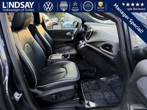Used 2019 Chrysler Pacifica Limited w/ Advanced Safetytec Group image 11