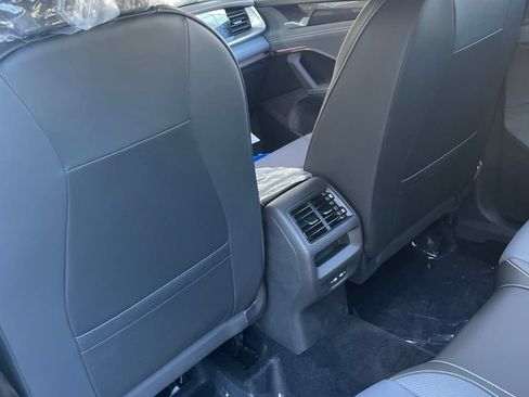 New 2026 Volkswagen Tiguan SE R-Line AWD/4WD image 17