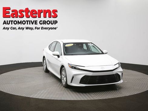 Used 2025 Toyota Camry LE image 50