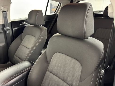 Used 2020 Kia Sportage LX image 10