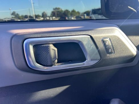 Used 2023 Ford Bronco Everglades AWD/4WD image 23