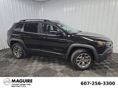Used 2022 Jeep Cherokee Trailhawk w/ Premium Leather Package AWD/4WD image 1