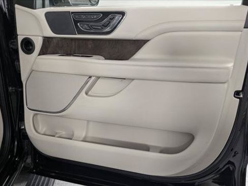 Used 2018 Lincoln Navigator Reserve w/ Technology Package AWD/4WD image 26