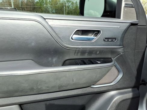 Used 2025 INFINITI QX80 Sensory AWD/4WD image 3