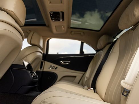 Used 2026 Bentley Flying Spur Plug-In Hybrid AWD/4WD image 41