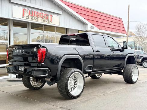 Used 2022 GMC Sierra 2500 AT4 w/ AT4 Premium Plus Package image 3