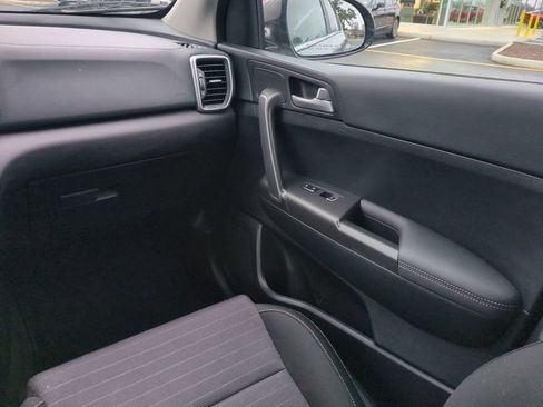 Used 2021 Kia Sportage LX w/ LX AWD Popular Package image 17