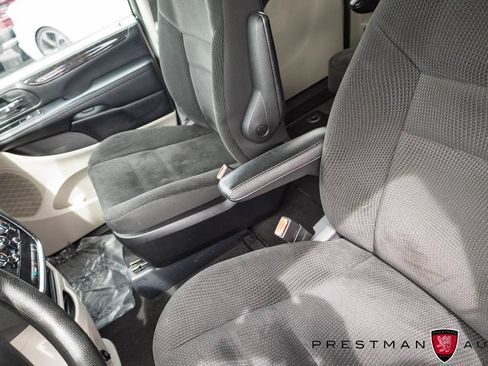 Used 2019 Dodge Grand Caravan SE FWD image 29