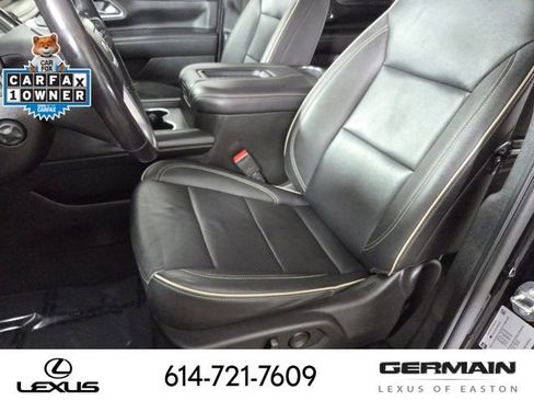 Used 2022 GMC Yukon XL SLT w/ SLT Premium Package image 19