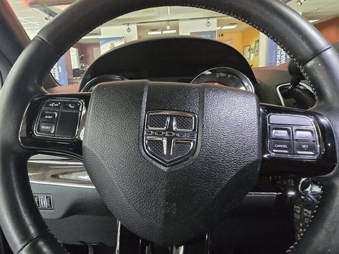 Used 2017 Dodge Grand Caravan SXT w/ Driver Convenience Group FWD image 24