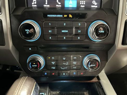 Used 2018 Ford F150 King Ranch image 21