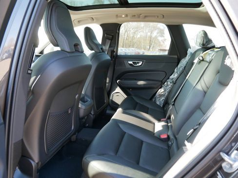 New 2025 Volvo XC60 B5 Core w/ Climate Package image 6