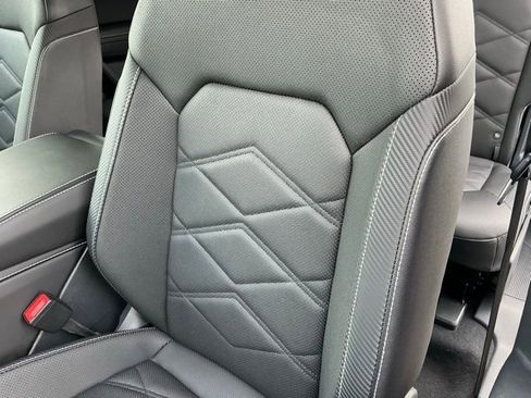 Certified 2025 Volkswagen Atlas Cross Sport SE image 14