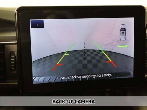 Used 2022 Ford Explorer XLT w/ Equipment Group 202A image 5